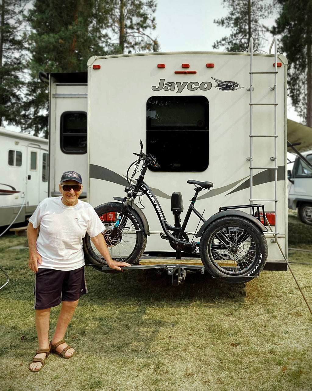 Lift Caddy – 12V Electric Hitch-Mounted Lift Assist